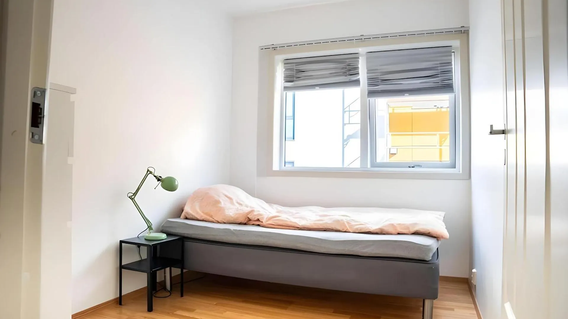 Spacious Waterfront Apartmnet Bergen Daire